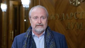 Режиссер Хотиненко предложил создать залы только для российского кино