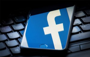 Facebook усилит контроль над политической рекламой к выборам на Украине. Соцсеть пообещала бороться с кликбейтом и вводящим в заблуждение контентом
