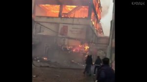 В Дагестане полыхает четырёхэтажный торговый центр — видео