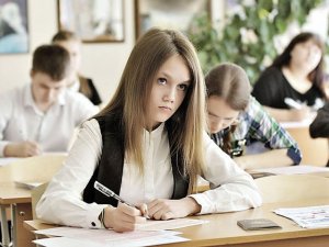 В Грузии решили отменить выпускные экзамены в школах