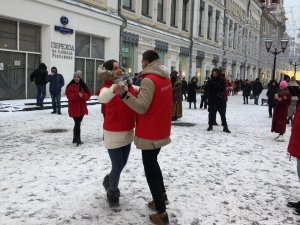 Участники московской команды «Молодежки ОНФ» присоединились к патриотической акции «Случайный вальс»