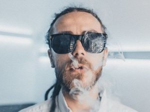 На похоронах Децла рухнул большой православный крест