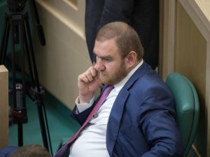 Террорист заставил сенатора Арашукова вспомнить русский язык