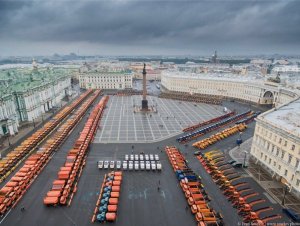 Проблемы со снегом в Санкт-Петербурге: почему улицы не убирают и куда делась техника?