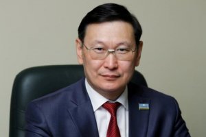 Министр образования Якутии заявил, что молодые родители должны больше работать, пожаловался на невысокие зарплаты служащих правительства и объяснил этим отмену компенсации платы за детский сад