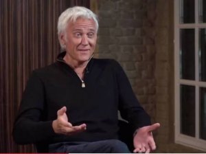 Певец Маршал порекомендовал критику Путина Дудю покинуть страну