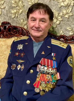 Путин присвоил звание Героя России офицеру-афганцу, в 1987 году захватившему "Стингер"