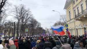 На марш памяти Немцова в Москве вышли более 10 тысяч человек