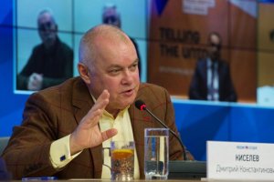 Британская газета The Guardian в статье, обозревающей сюжет «Вестей недели» о потенциальных целях ракеты «Циркон», назвала репортаж необычным даже для «воинственных стандартов» российского телевидения