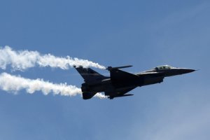 Военно-воздушные силы Индии сбили пакистанский истребитель F-16, который нарушил воздушное пространство страны