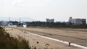 ВКС России нанесли удар по складу террористов в Идлибе (Сирия)