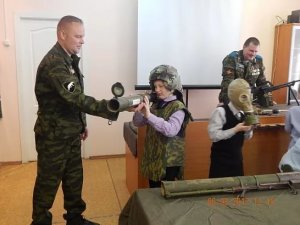 «Дети не знают, как кидать гранаты»: сенатор Кировской области попросил вернуть в школы начальную военную подготовку