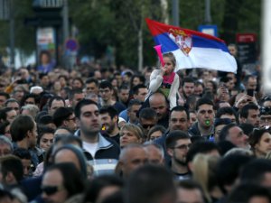 Протестующие в Сербии блокировали резиденцию президента