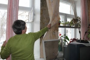 Деньги на ветер: После ремонта за 140 тысяч крыша дома на улице Некрасова стала протекать еще сильнее