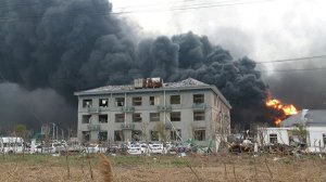 При взрыве на химзаводе в Китае повредило более 2,8 тысячи жилых домов