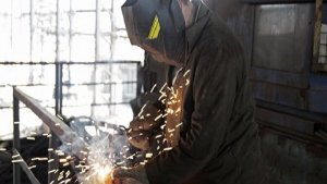 Социологи определили самые дефицитные профессии Российской Федерации