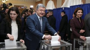 Лидируют "Зеленый человечек" и "Шоколадный заяц": В Сети опубликовали первые данные экзит-полов по выборам на Украине
