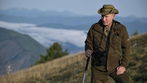 "Военторг" запустил в продажу "куртку как у Путина"