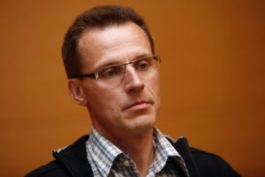 Бывший главный тренер сборной Финляндии по лыжным гонкам Кари-Пекка Кюре негативно высказался о норвежских лыжниках, принимающих противоастматические препараты.