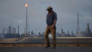 США возобновили поставки нефти из Венесуэлы