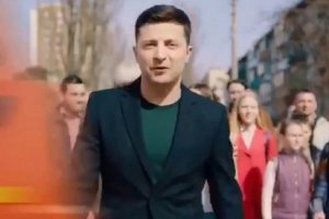 Штаб Порошенко смонтировал ролик, на котором Зеленского сбивает фура (Команда баллотирующегося на пост президента Украины шоумена уже рекомендовала ему усилить охрану)