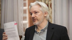 Ассанж стал жертвой шпионской операции в посольстве Эквадора