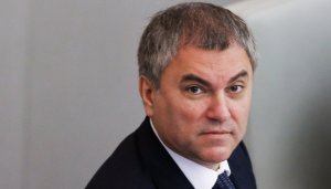 Вячеслав Володин проголосовал за законопроект об изоляции Рунета во втором чтении. Хотя находился в 800 километрах от Госдумы