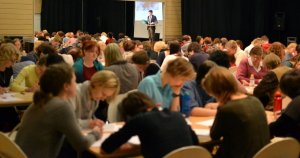 В Финляндии в очередной раз пройдет всемирная акция грамотности «Тотальный диктант». Знания пунктуации и орфографии русского языка проверят в 11 финских городах