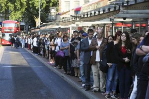 Guardian: в метро Лондона отключили Wi-Fi из-за протестующих