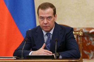 Россия запретила экспорт нефти и нефтепродуктов на Украину.  Новые санкции РФ также коснутся угля, продукции машиностроения и легкой промышленности