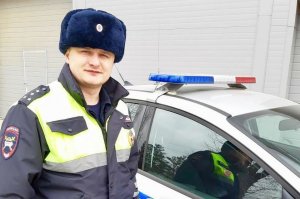 Иркутский полицейский довез маленькую девочку до больницы и спас ей жизнь
