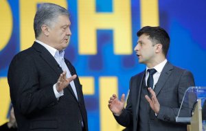 Команда Зеленского поддержала запрет выезда за границу Порошенко и его окружения