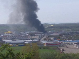 Очень сильный пожар на рынке в Пятигорске. Горит ангар с машинным маслом