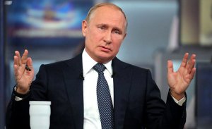 [Когда изменяет удача] Нельзя понять Путина: говорит, что возрождает величие России, но страна приходит в упадок на наших глазах