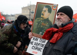 Ольга Туханина. Желая дохоронить Сталина, политики нечаянно воскресили его
