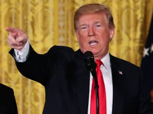 Трамп поручил повысить пошлины на товары из Китая еще на $300 млрд