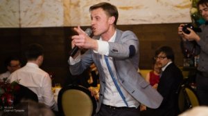 «…над правительством Петербурга будет реять радужный флаг»  (Член питерского «Яблока» пообещал сделать Петербург столицей ЛГБТ-движения, провести гей-парад на Невском и разрешить однополые браки)
