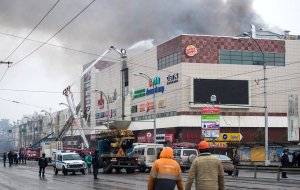 Охранники магазина в ТЦ "Зимняя вишня" мешали людям эвакуироваться