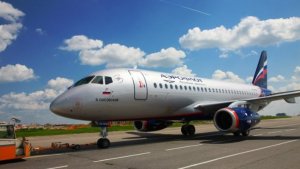 Размотавшийся трос повредил фюзеляж SSJ 100 при посадке в Ижевске