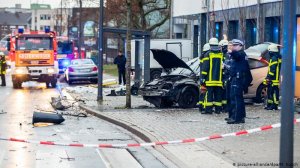 Шоковая терапия на немецких дорогах  За съемку аварий в Германии выписывают крупные штрафы  (Баварский полицейский придумал другой способ наказать зевак)