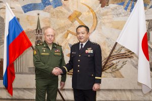 Военные контакты Токио и Москвы следует укреплять - японский военачальник