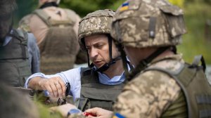 Зеленский впервые приехал в Донбасс как президент