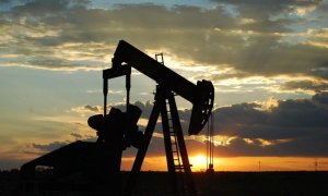WSJ: продажи нефти Ираном резко сократились после вступления в силу санкций США