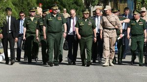 Шойгу проинспектировал российскую военную базу в Таджикистане
