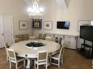 На Украине из АП после ухода Порошенко исчезла база секретных данных  (На Украине начали расследовать пропажу серверов с секретной информацией)