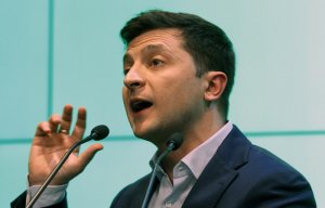 Зеленский рассказал представителю США, что Украина ведет сразу две войны: войну с Россией и коррупцией внутри страны