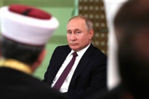 ВЦИОМ зафиксировал очередное падение доли положительных ответов на открытый вопрос о доверии Путину. "Личный показатель" политика побил 13-летний рекорд предыдущей недели