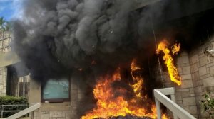 Протестующие в масках подожгли посольство США в Гондурасе