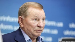 Кучма призвал официально запретить "стрелять в ответ" в Донбассе