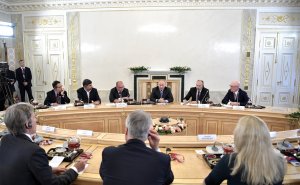 Россия не перебрасывает войска в Венесуэлу и не создает там военных баз - В. Путин